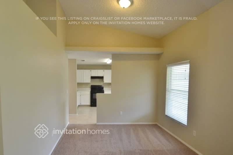 435 Country Wood Cir - Photo 4 of 12