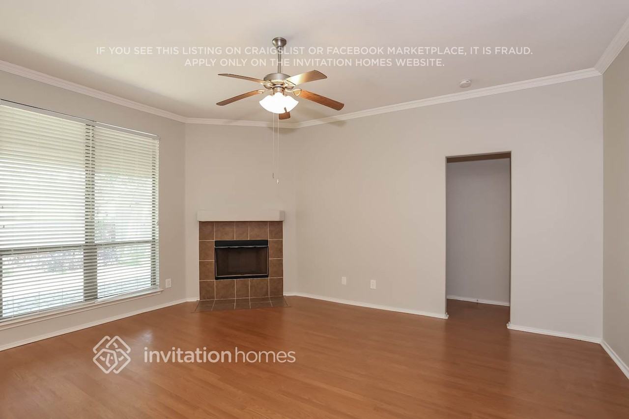 147 Oregon Trl - Photo 3 of 17