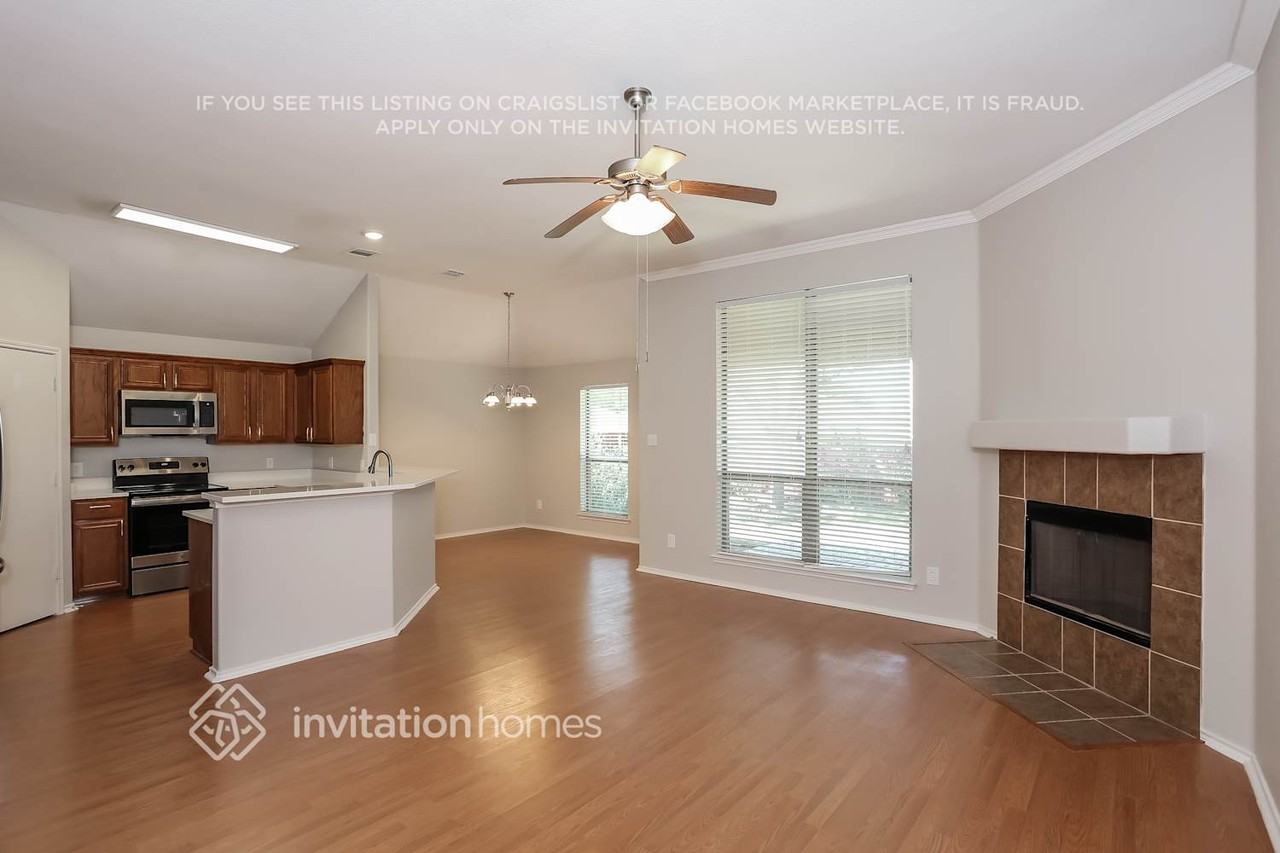 147 Oregon Trl - Photo 4 of 17