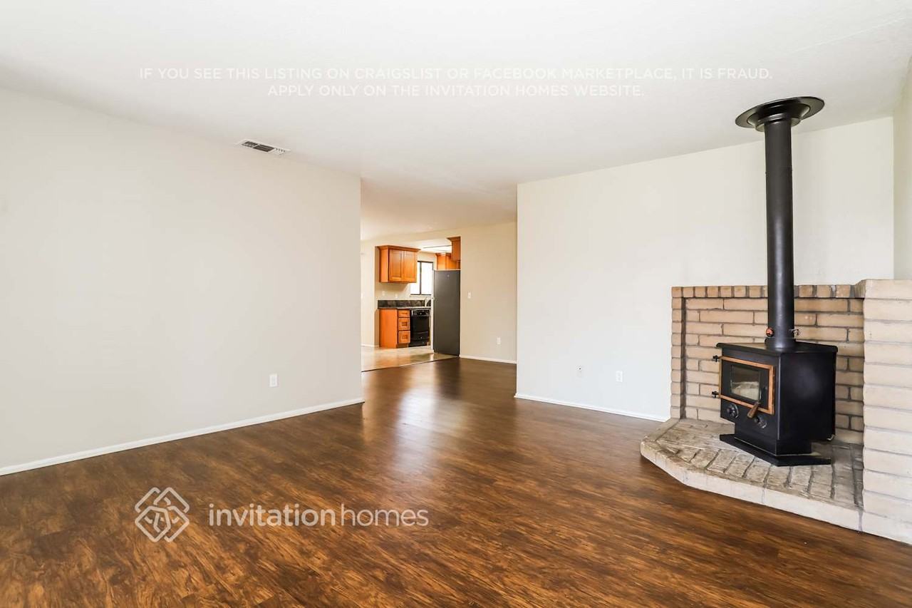 1355 Colfax Dr - Photo 4 of 17