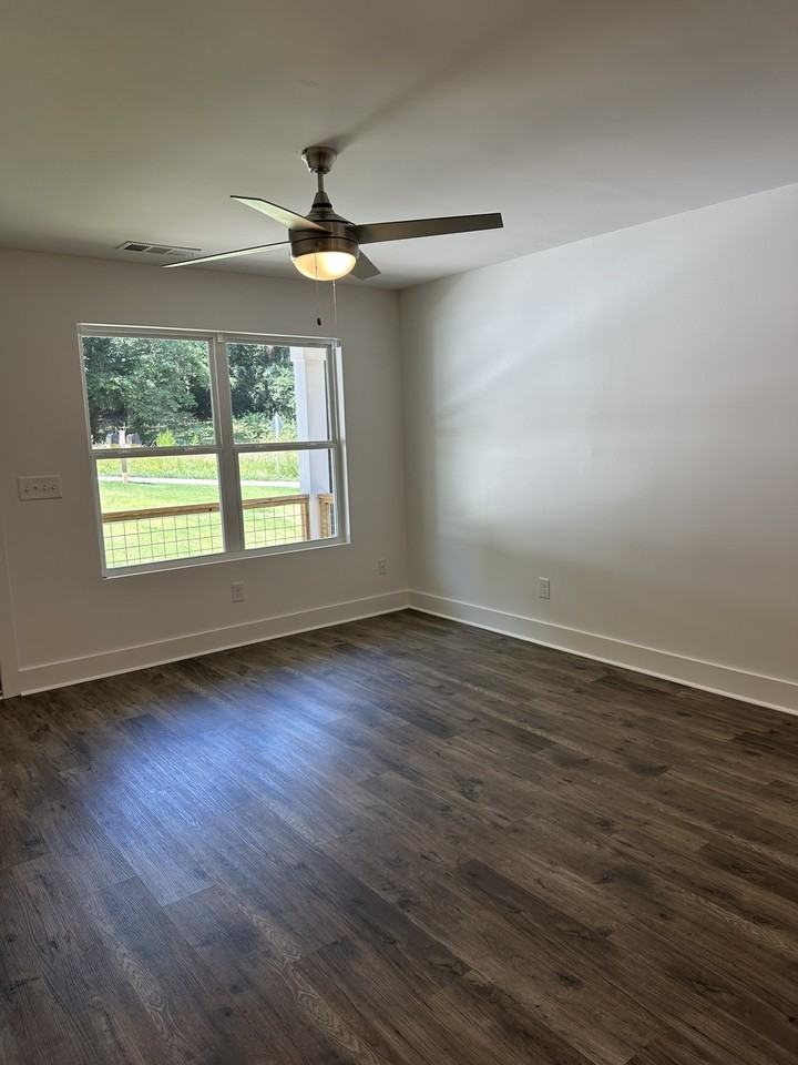 535 S Forest Ave #535 - Photo 2 of 20