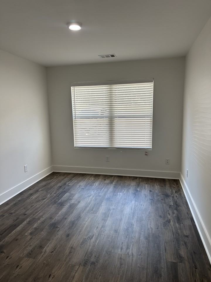 535 S Forest Ave #535 - Photo 7 of 20