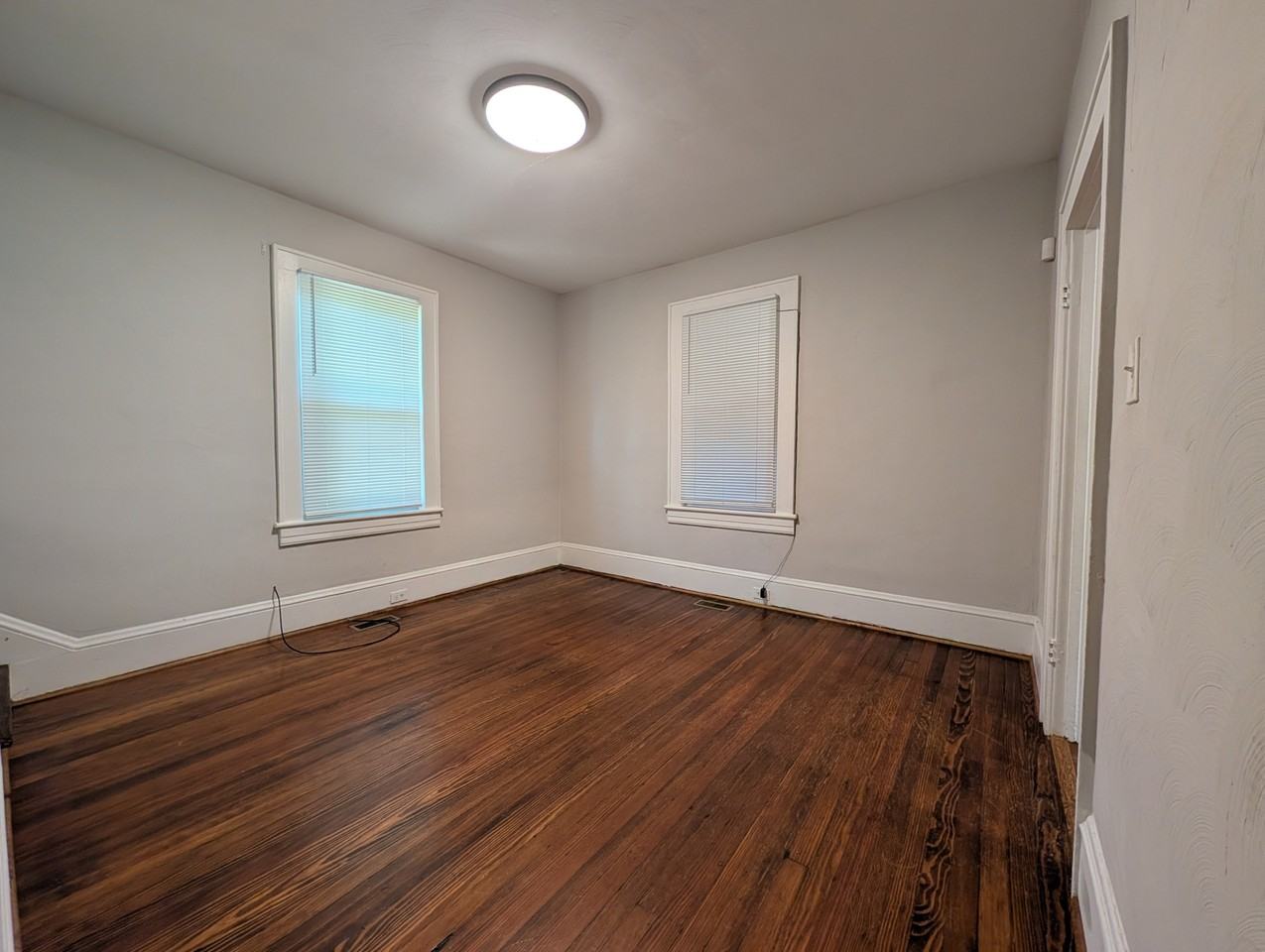 931 Mcdowell Ave Nw - Photo 4 of 11