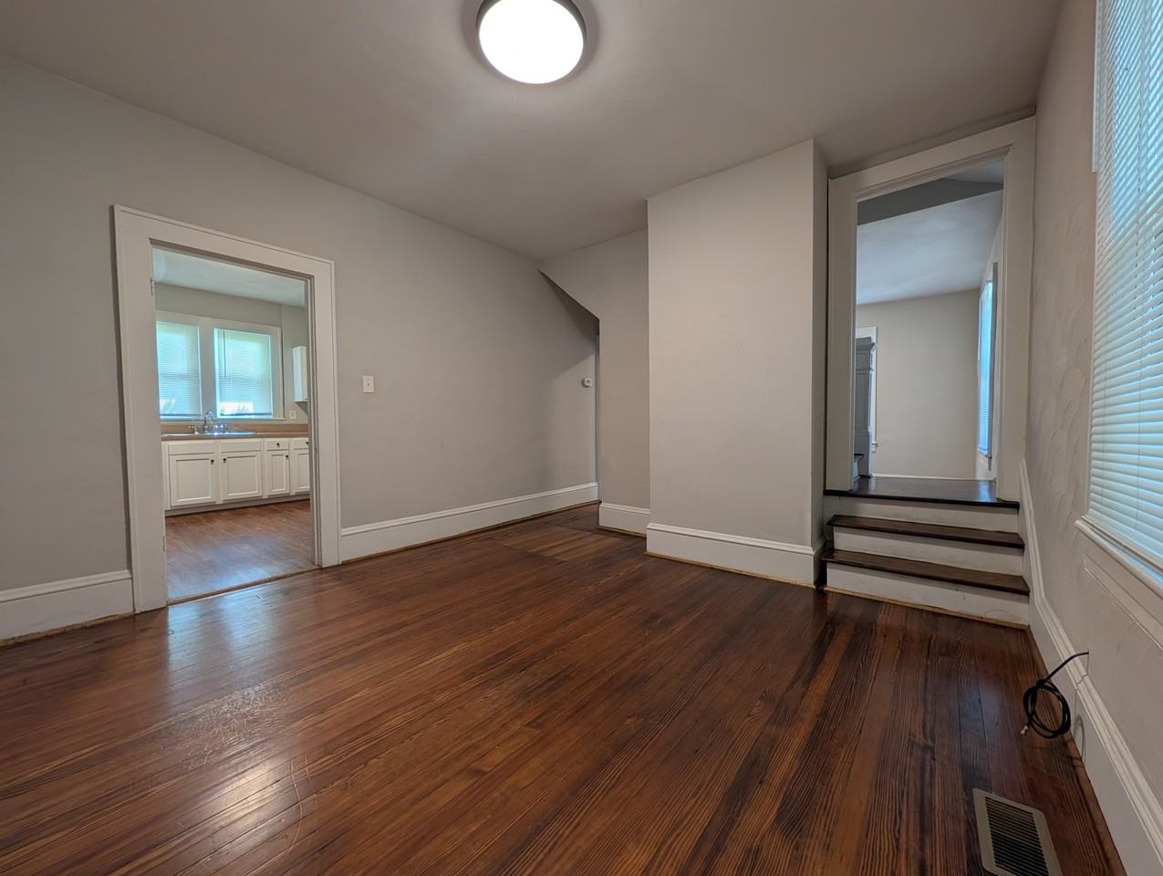 931 Mcdowell Ave Nw - Photo 5 of 11