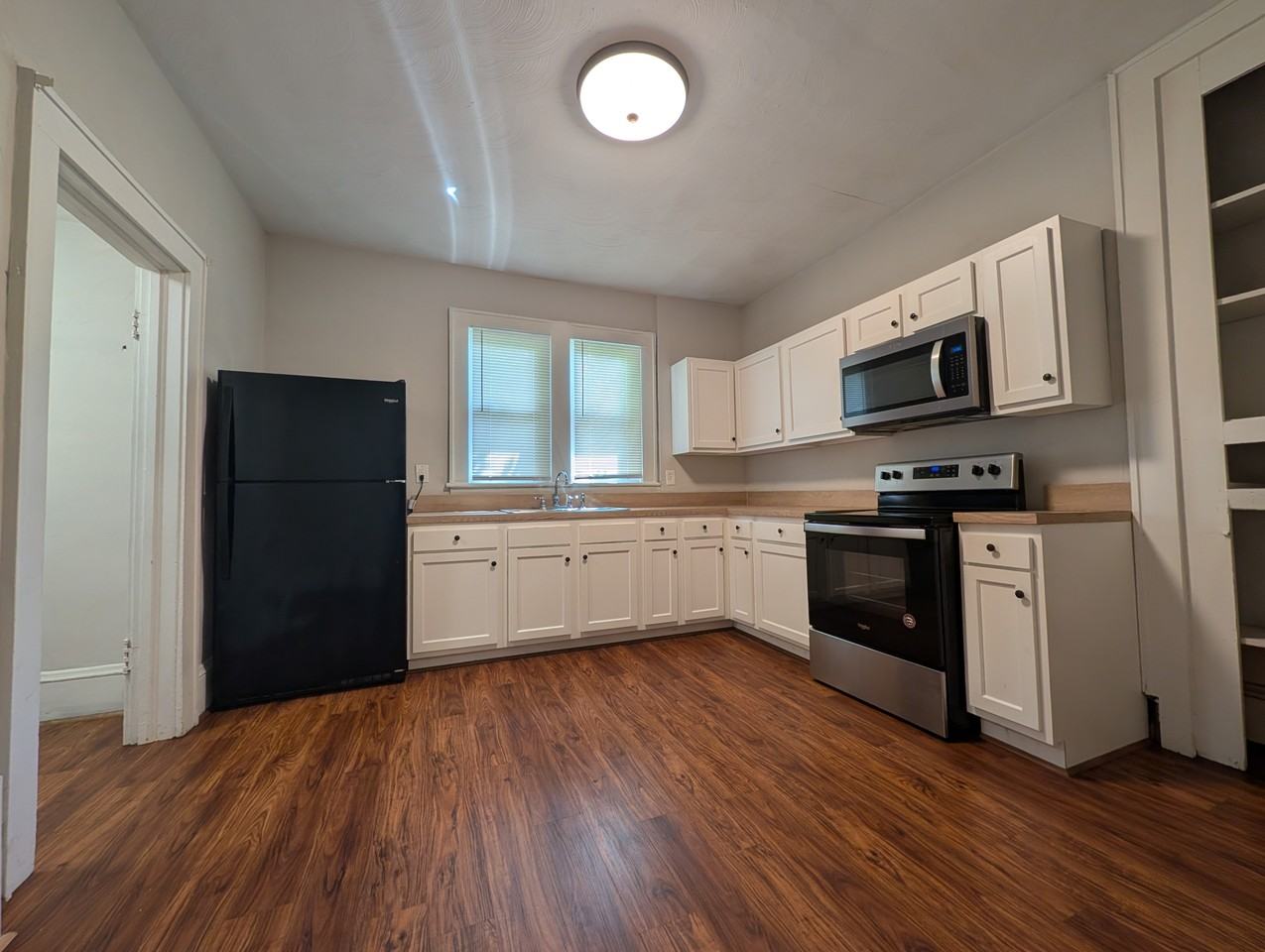 931 Mcdowell Ave Nw - Photo 6 of 11