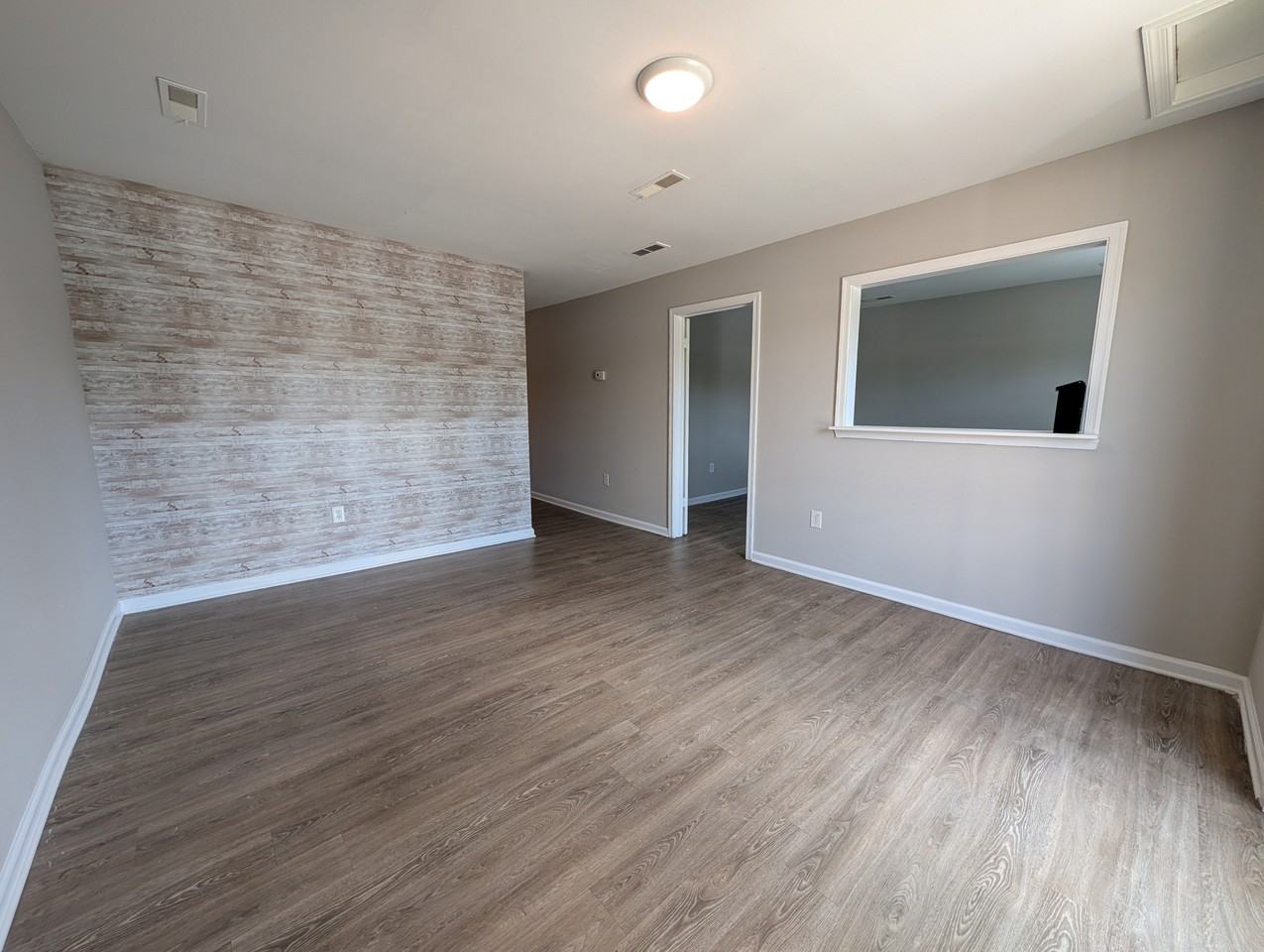 610 S Market St - Photo 2 of 12