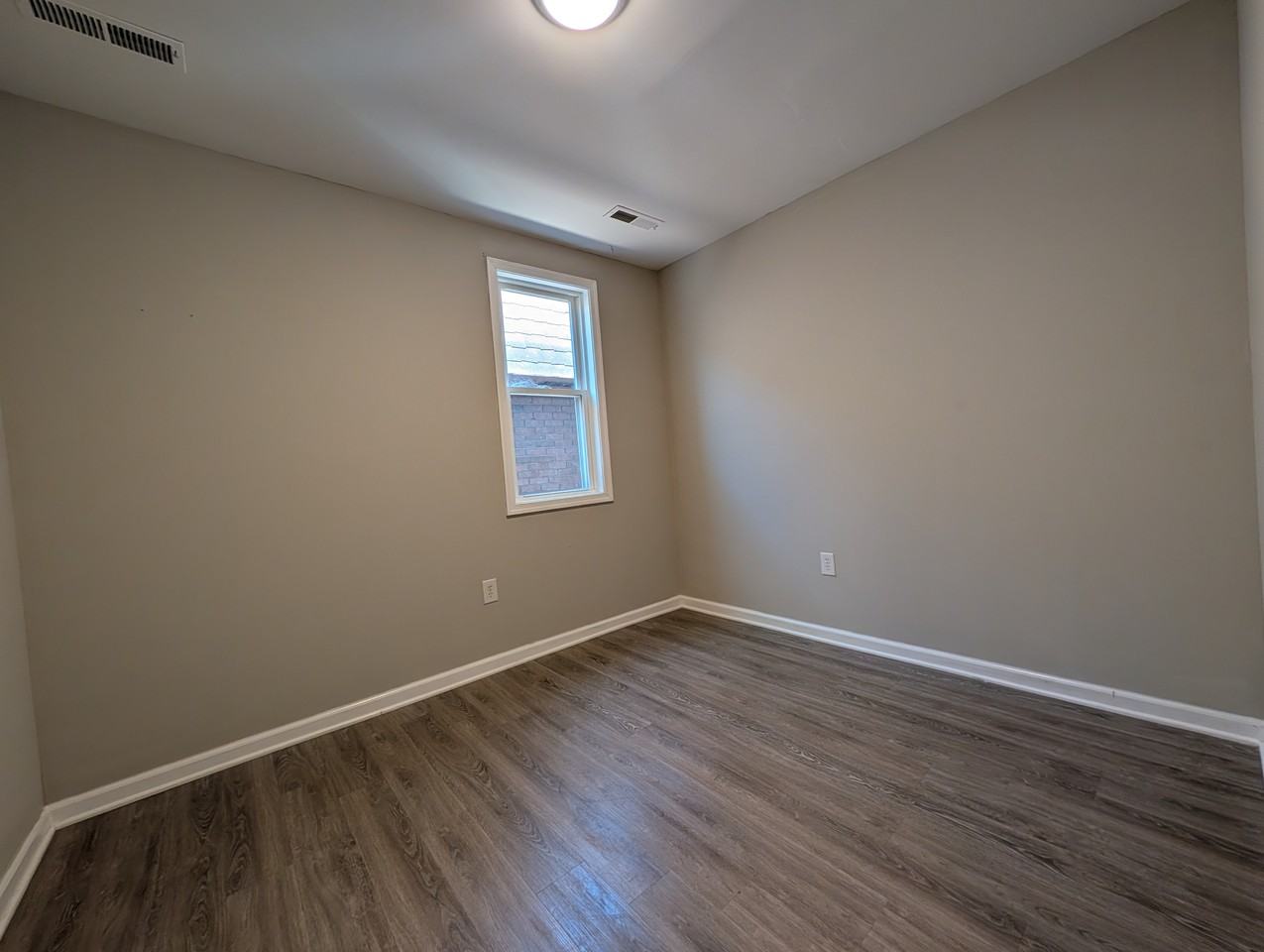 610 S Market St - Photo 7 of 12