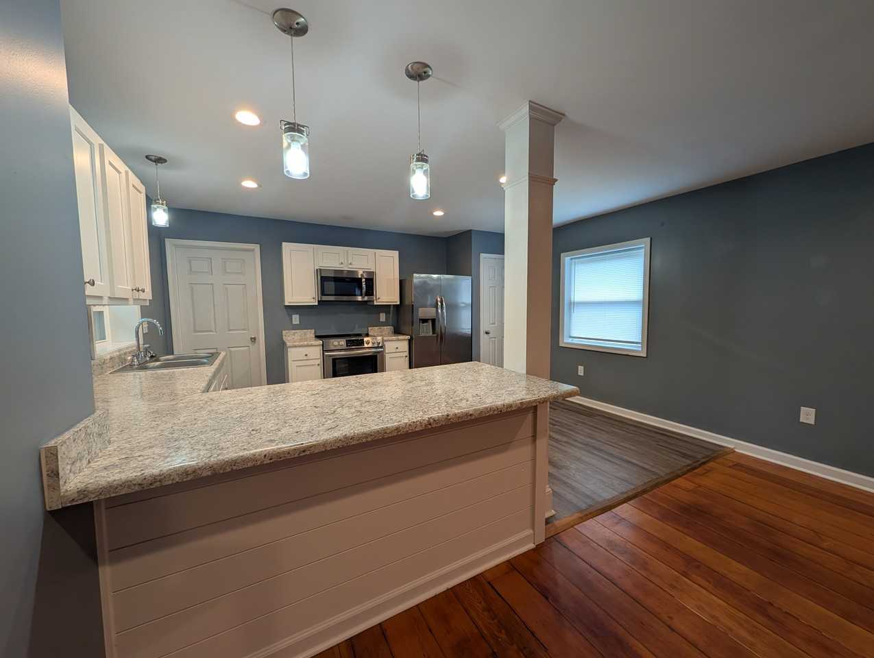 703 E Riverside Dr #A - Photo 4 of 9