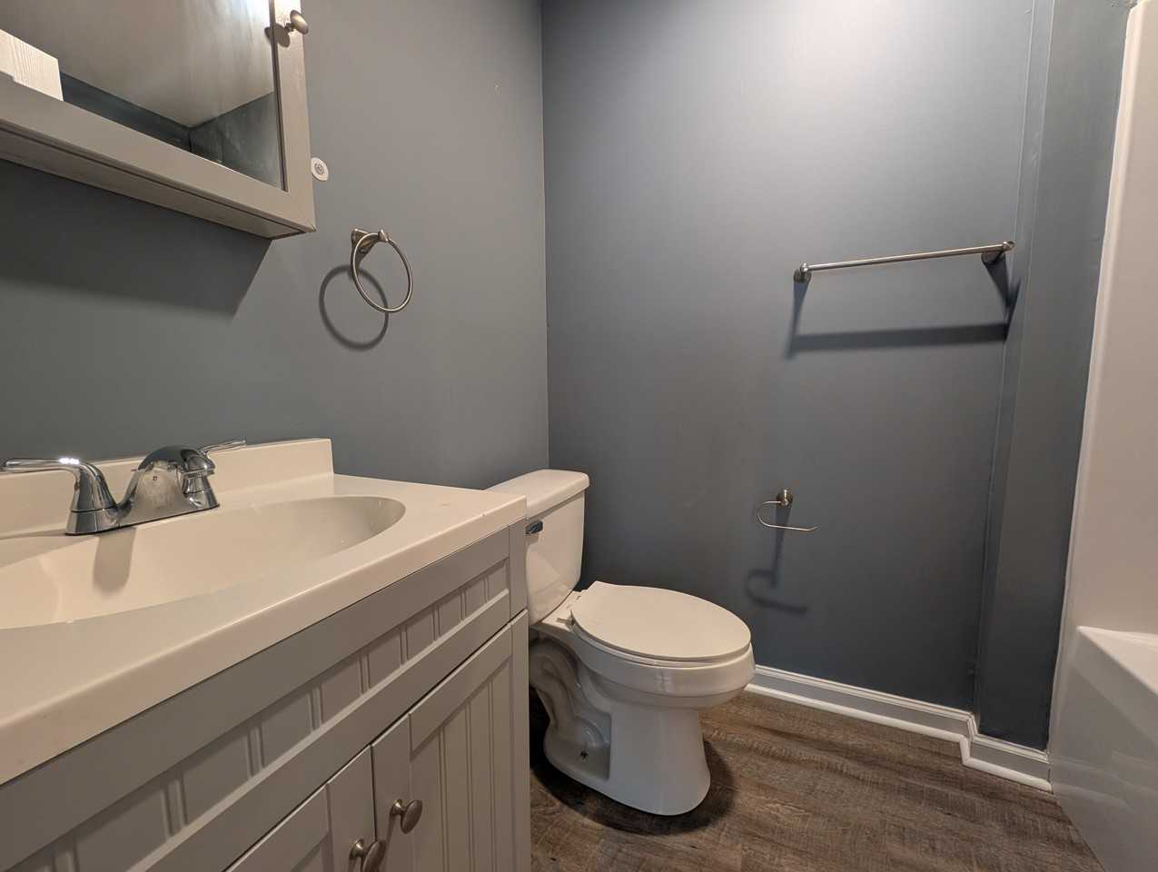 703 E Riverside Dr #A - Photo 5 of 9
