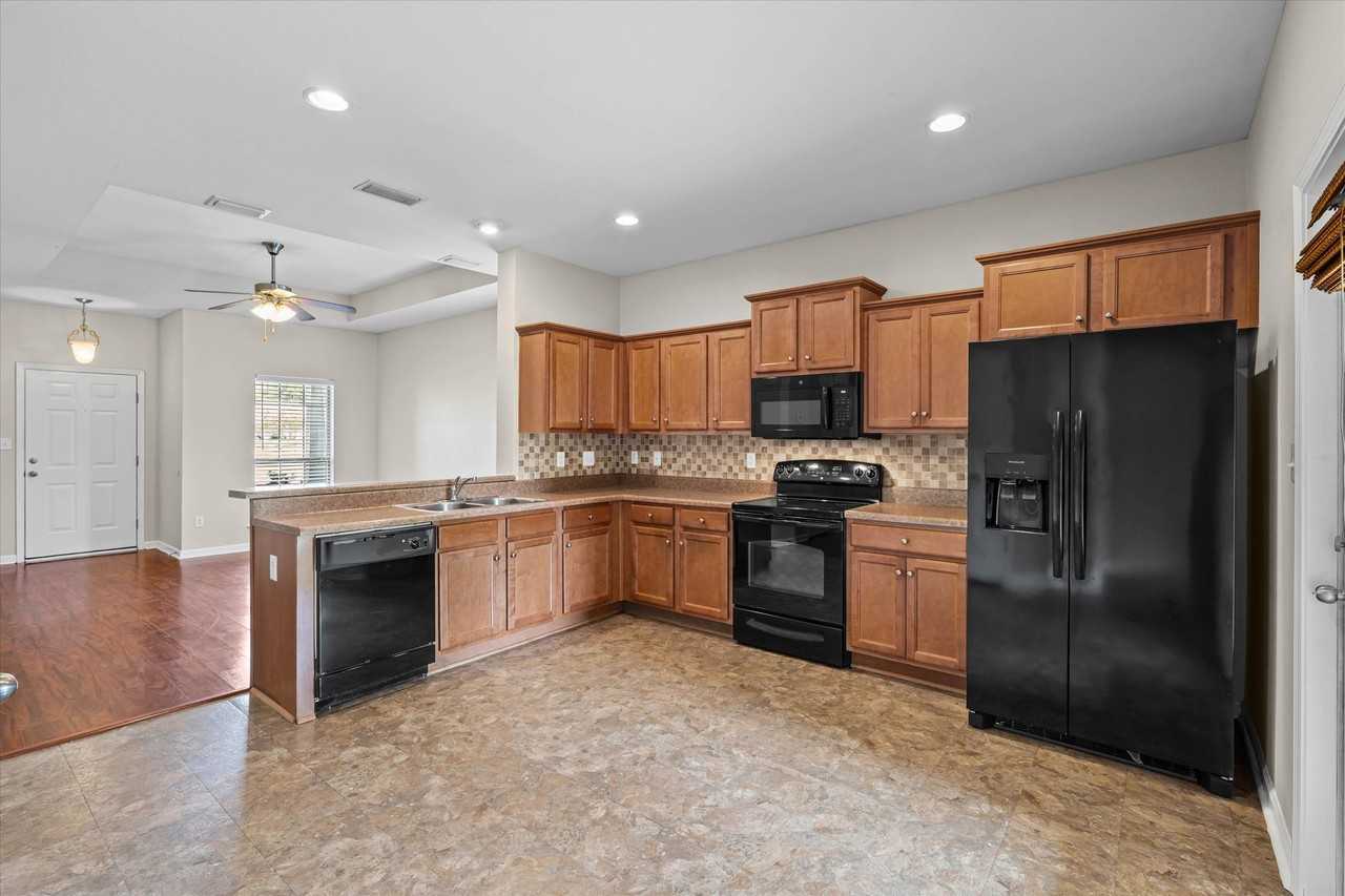 24348 Wilshire Way #1 - Photo 6 of 20