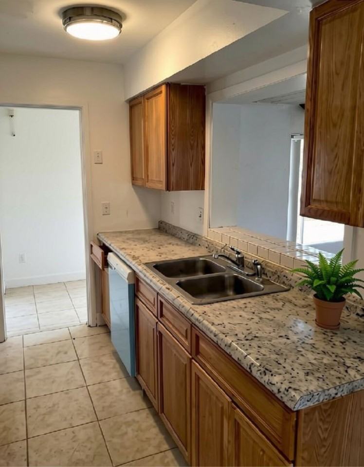 1001 Bay Breeze Ter #1 - Photo 3 of 8