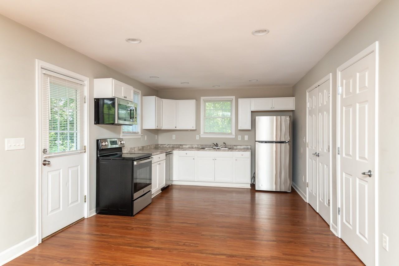 314 Gower St #1 - Photo 4 of 11