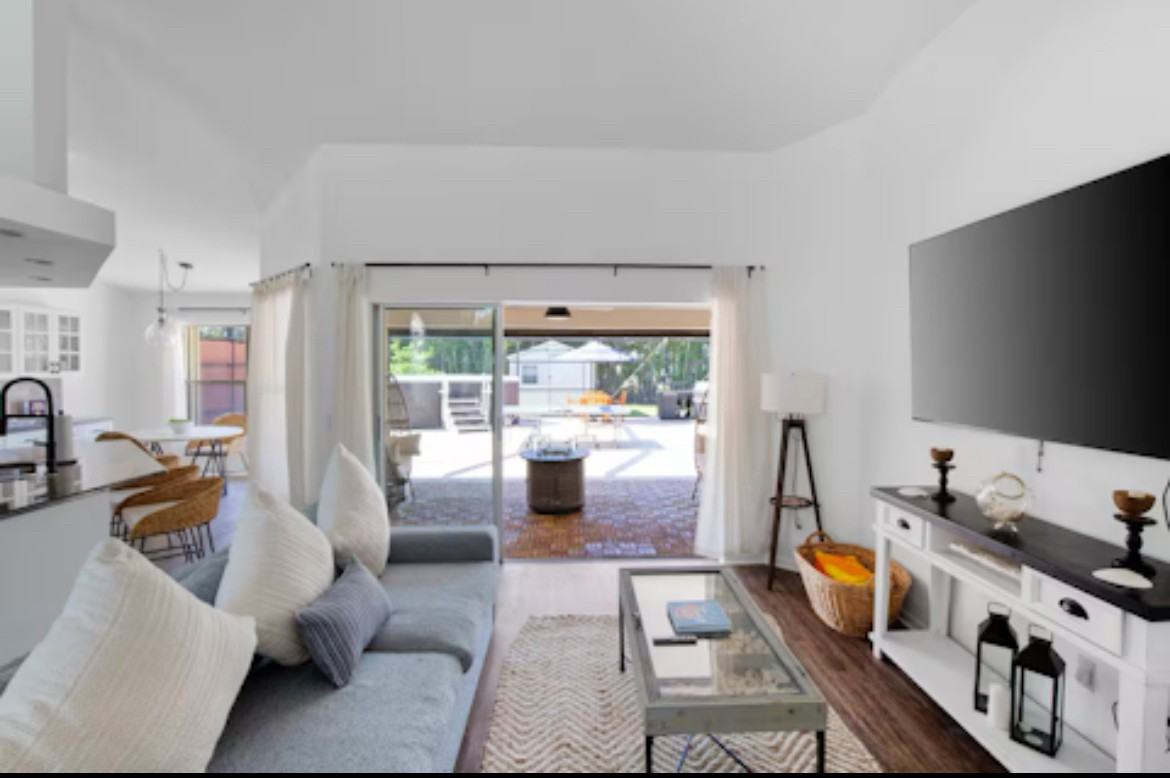 1190 SW 57th St - Photo 3 of 19