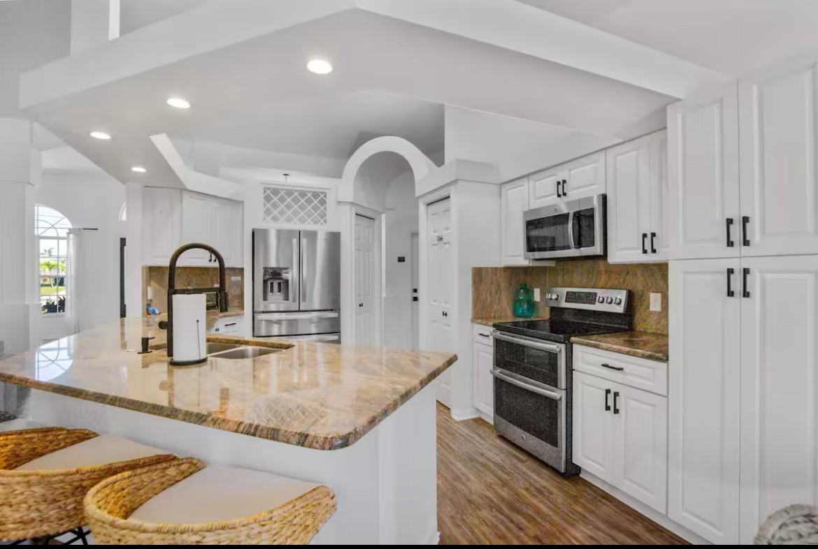1190 SW 57th St - Photo 5 of 19