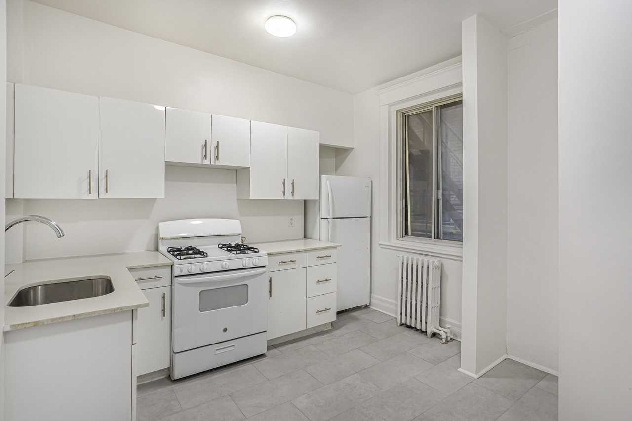 257 Rue Milton — photo 1
