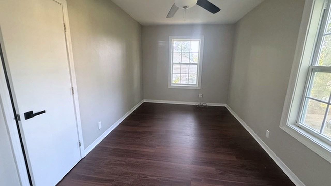 1516 Carter Rd - Photo 3 of 13