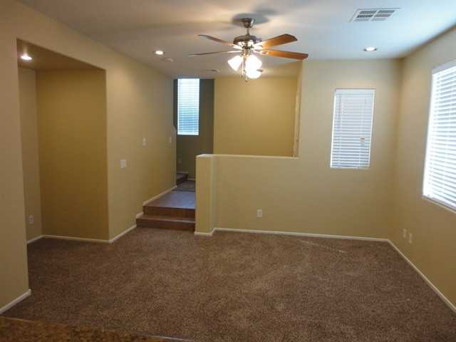 10525 New London Ct - Photo 3 of 15