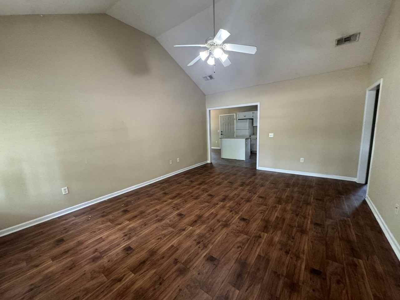 5601 Landings Pkwy - Photo 4 of 12