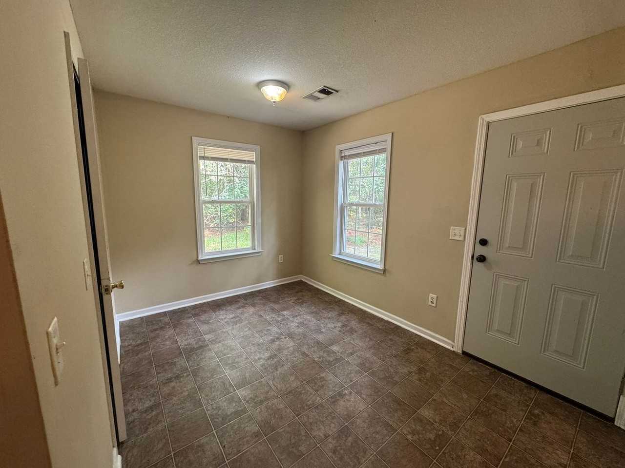 5601 Landings Pkwy - Photo 6 of 12