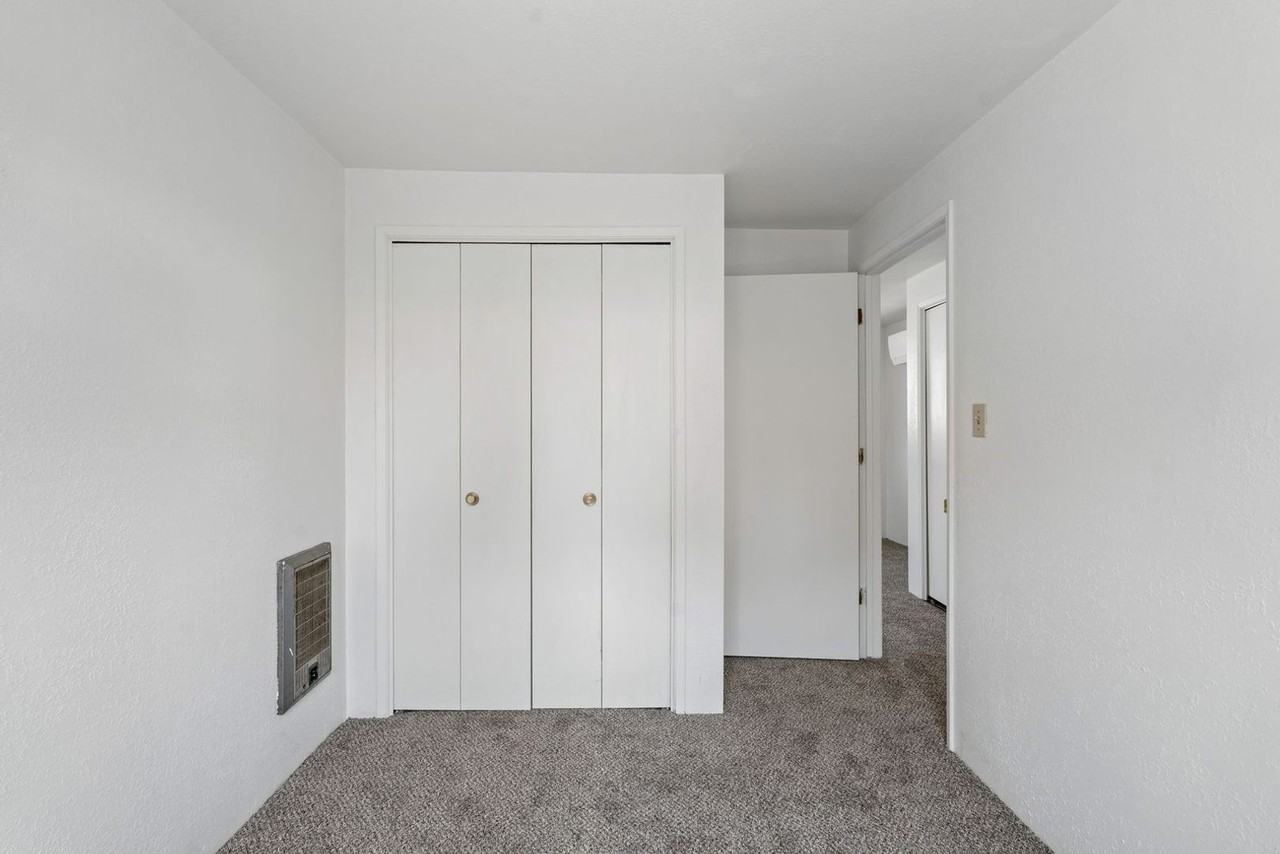 831 S Lundstrom St - Photo 4 of 17