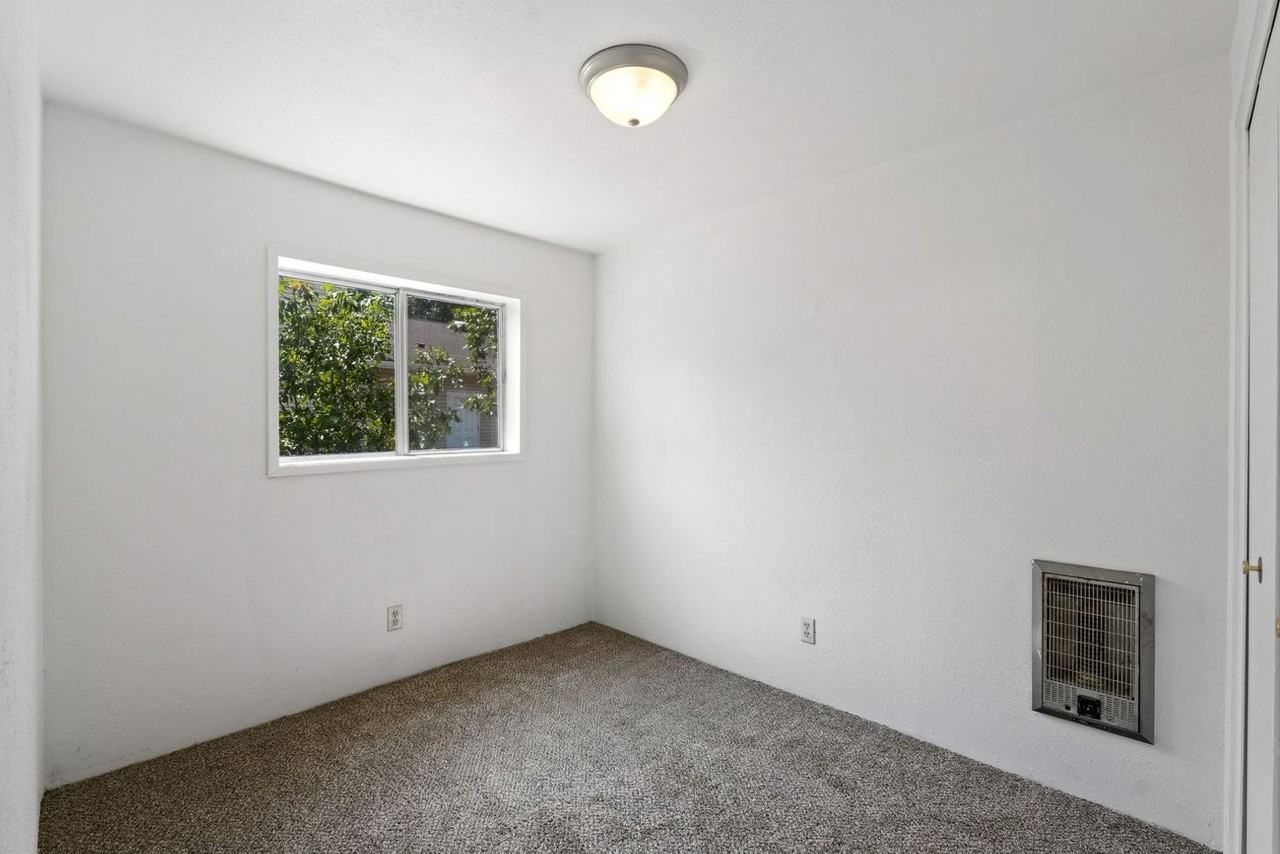 831 S Lundstrom St - Photo 7 of 17