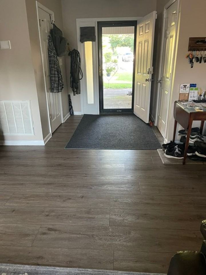 8737 Shoreham Blvd - Photo 3 of 26