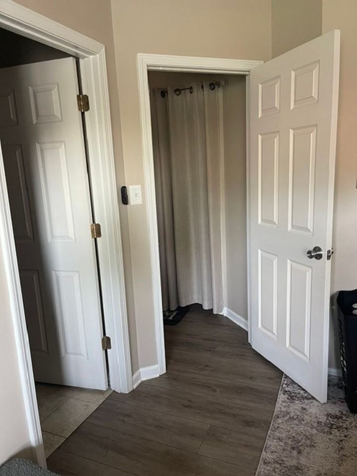 8737 Shoreham Blvd - Photo 5 of 26