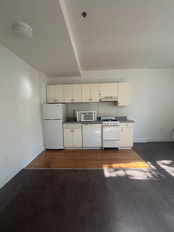 330 S Juniper St - Photo 2 of 9
