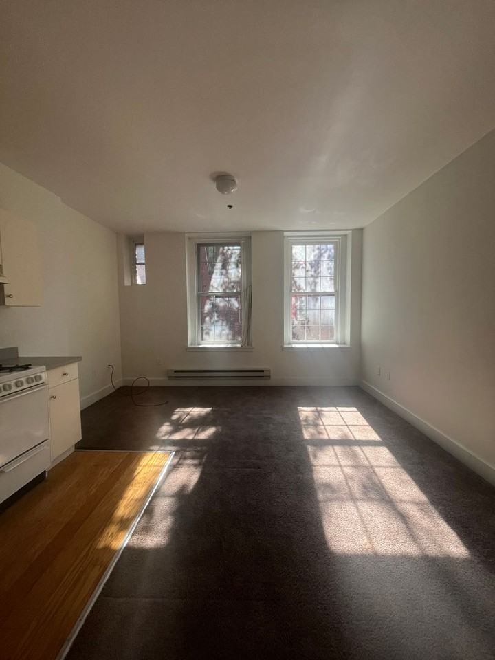330 S Juniper St - Photo 3 of 9