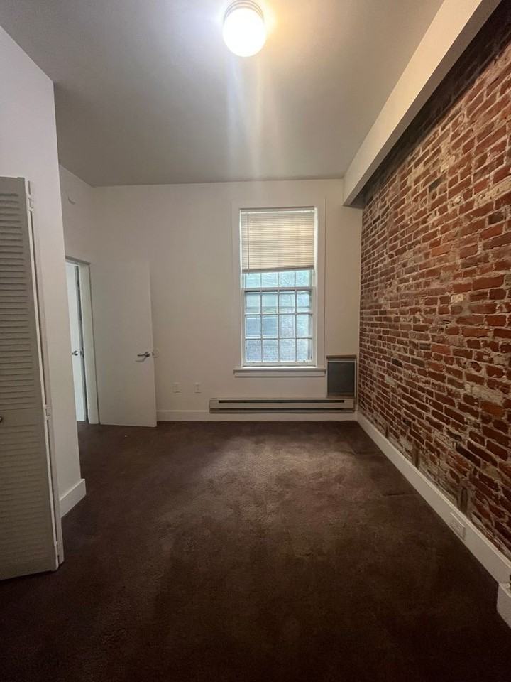 330 S Juniper St - Photo 5 of 9