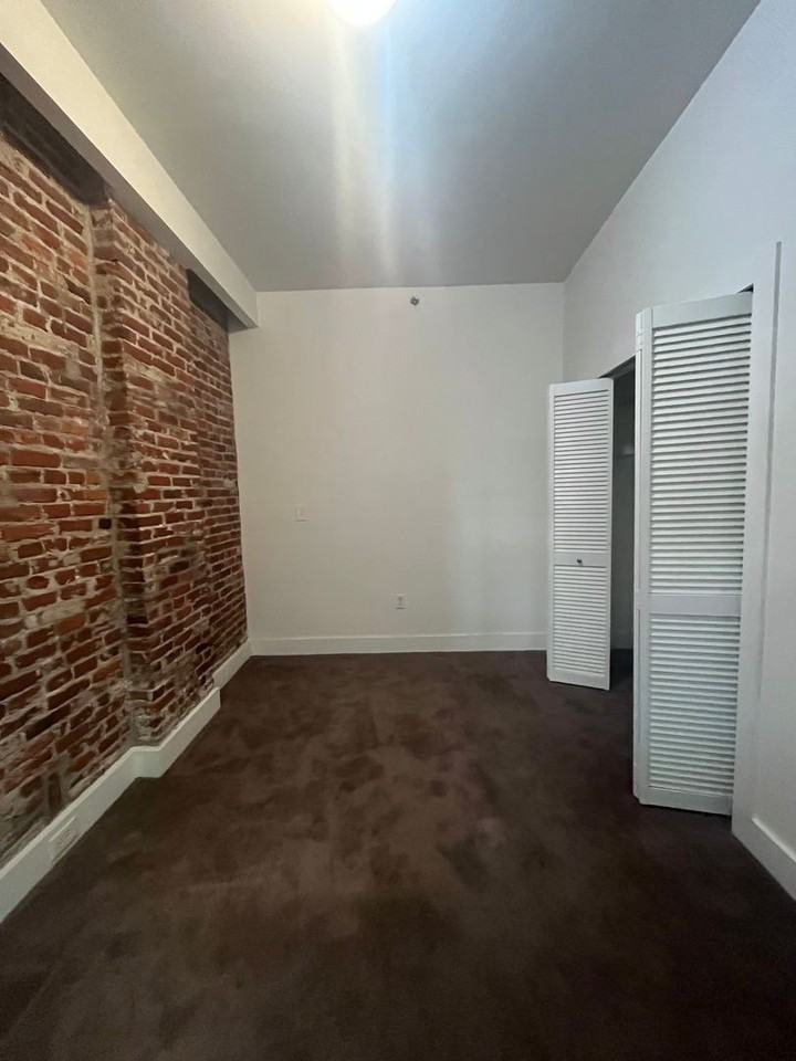 330 S Juniper St - Photo 6 of 9