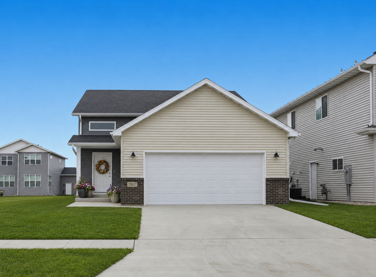 7007 Benji Ln - Photo 2 of 18