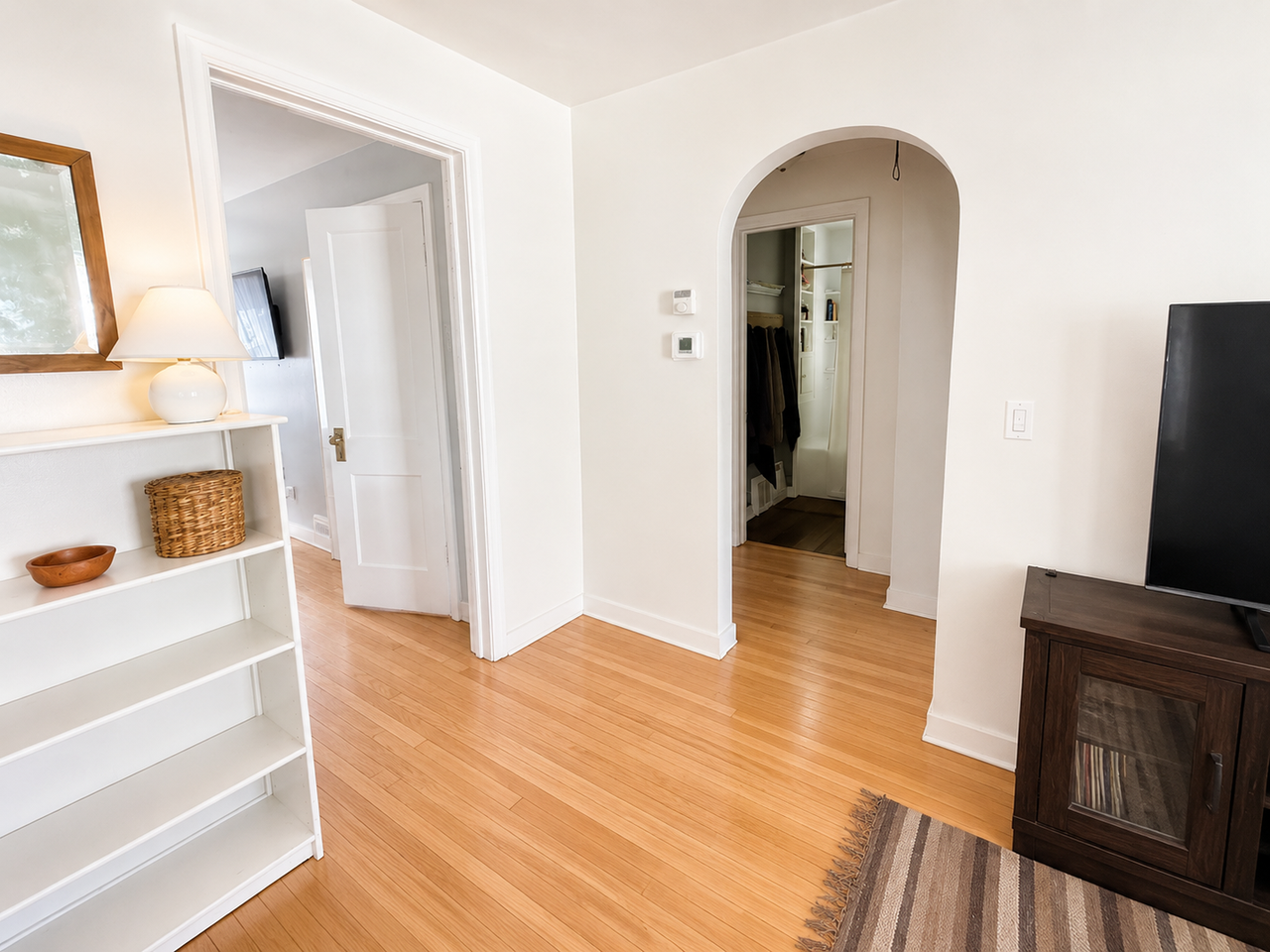 2112 Clark St - Photo 2 of 8