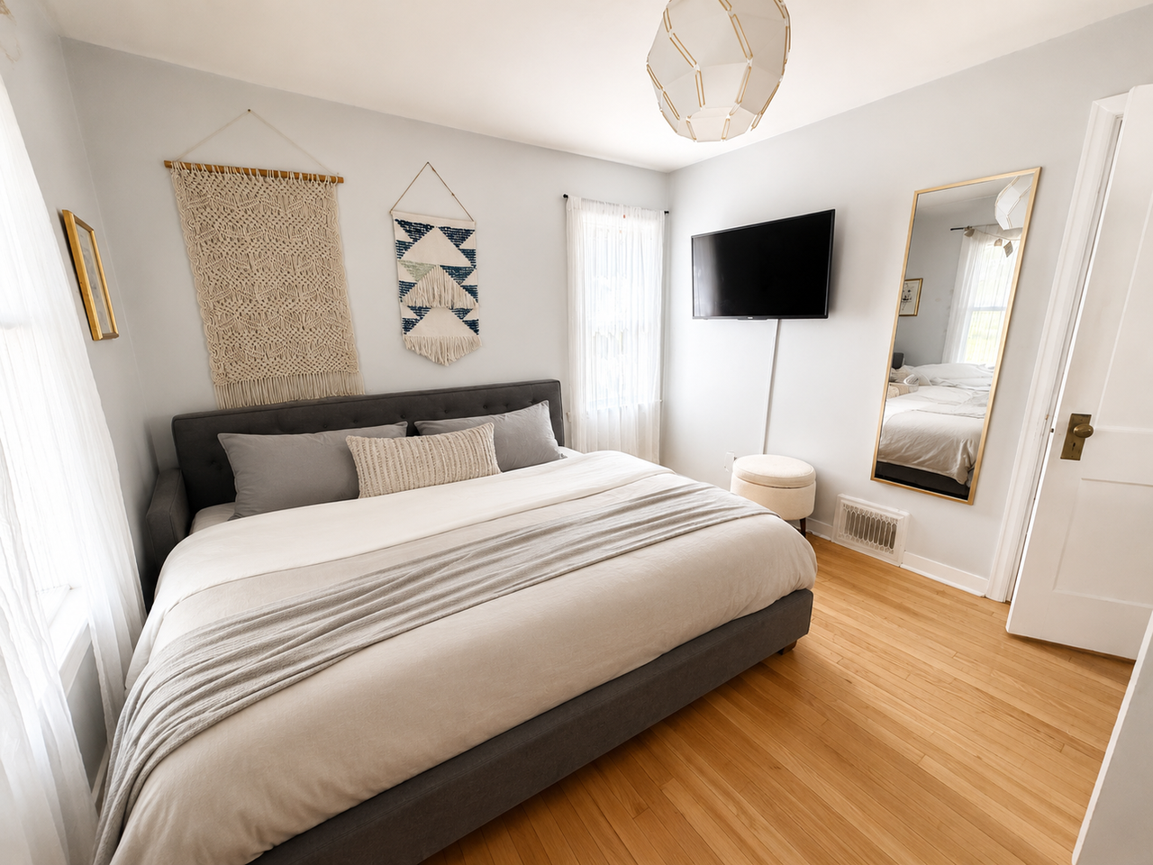 2112 Clark St - Photo 3 of 8