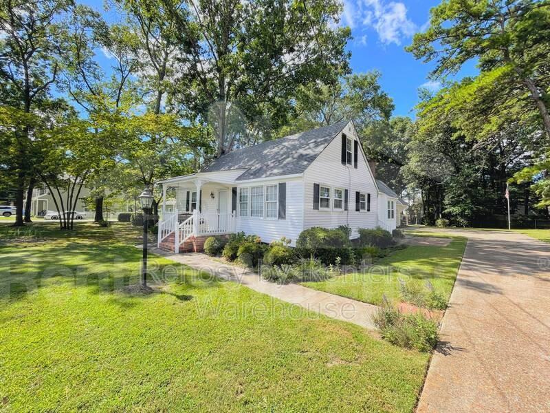 1619 Laurel Ave - Photo 2 of 44