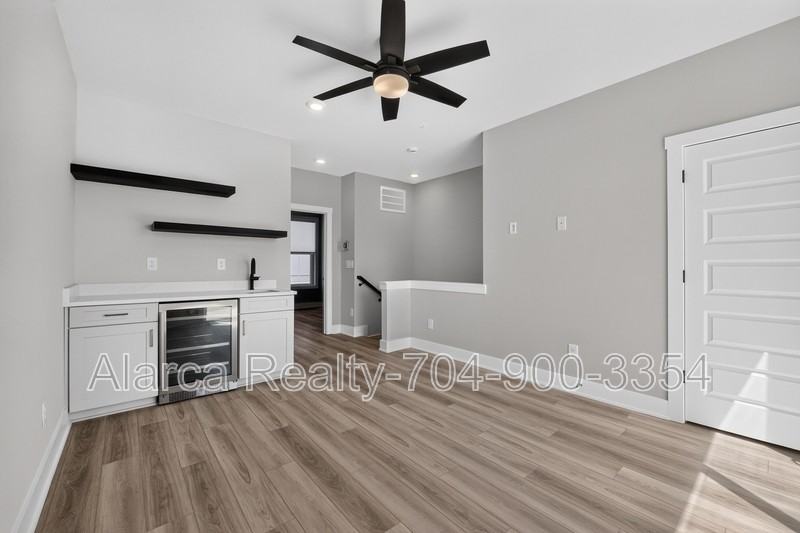 5018 Tiny Ln - Photo 5 of 25