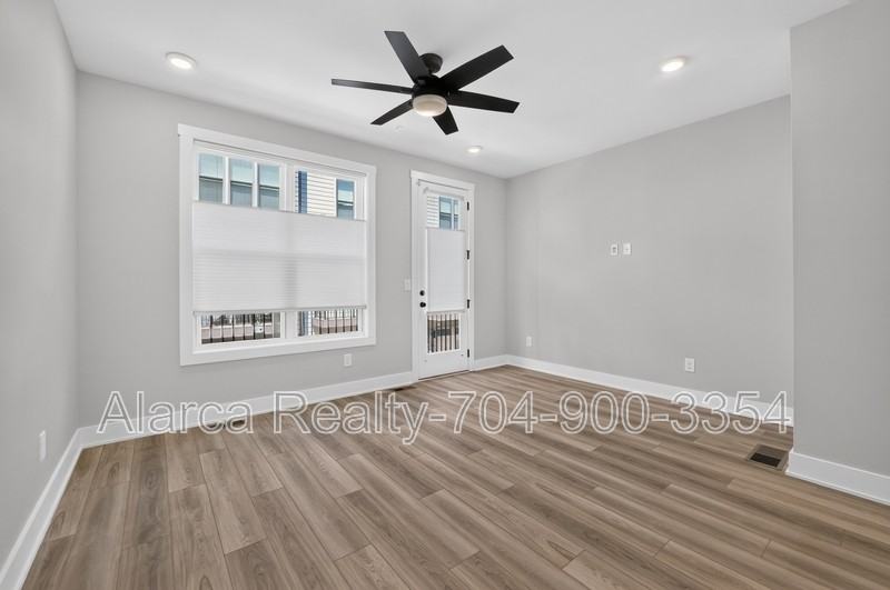 5018 Tiny Ln - Photo 6 of 25