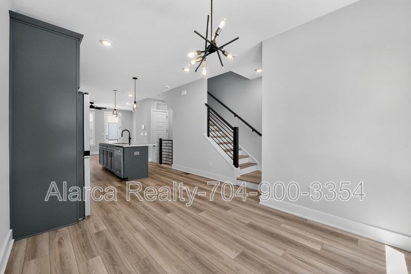 5018 Tiny Ln - Photo 7 of 25