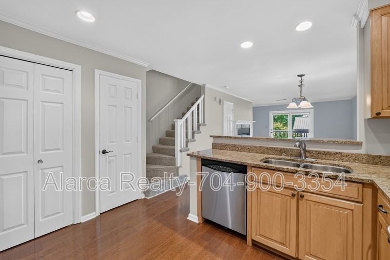333 Circle Ave #R - Photo 2 of 21