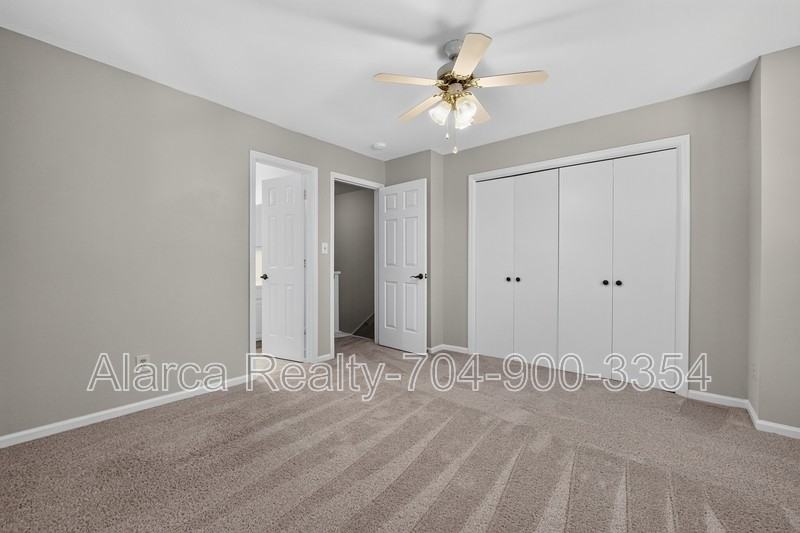 333 Circle Ave #R - Photo 7 of 21