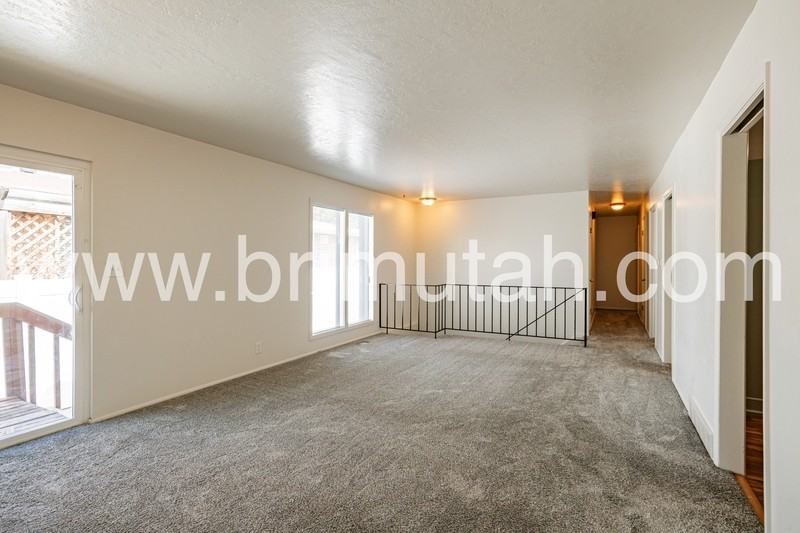 3669 Southeast - Photo 3 of 31