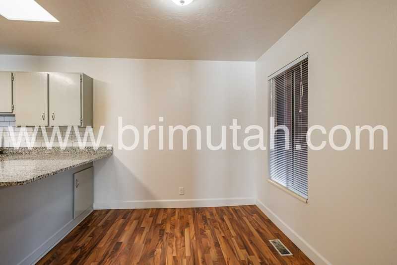 3669 Southeast - Photo 6 of 31