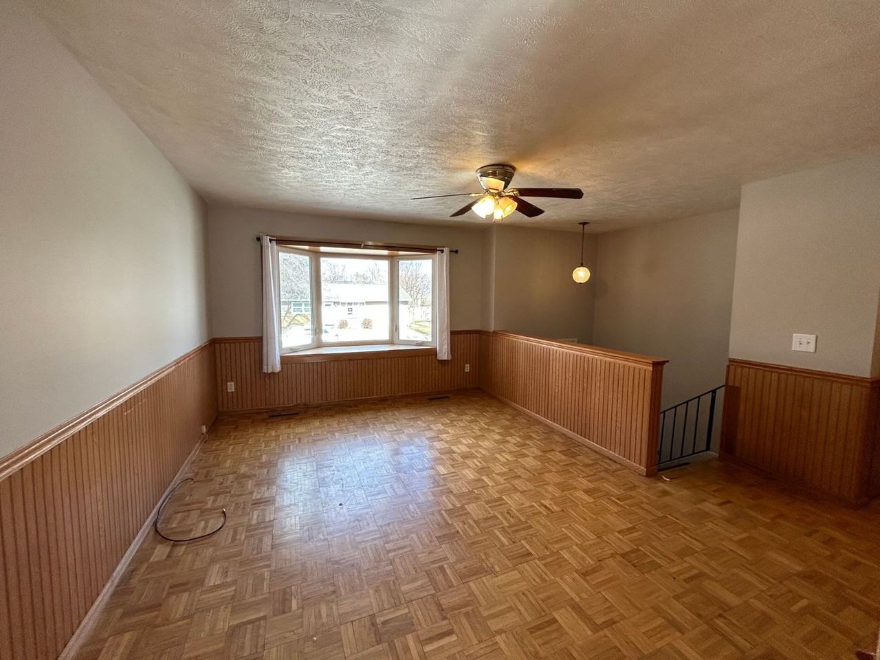 1827 Jacobssen Dr - Photo 2 of 15