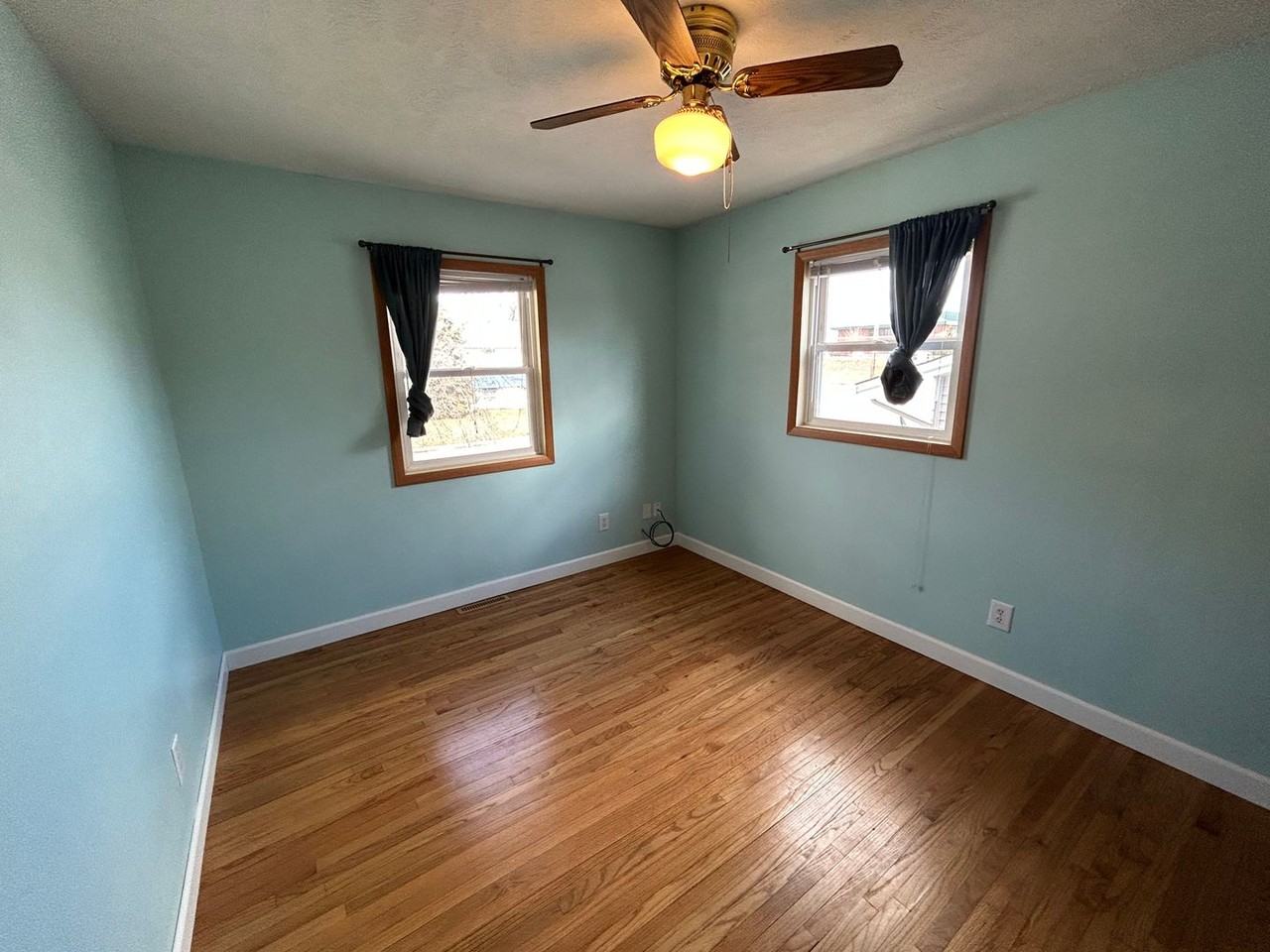 1827 Jacobssen Dr - Photo 6 of 15