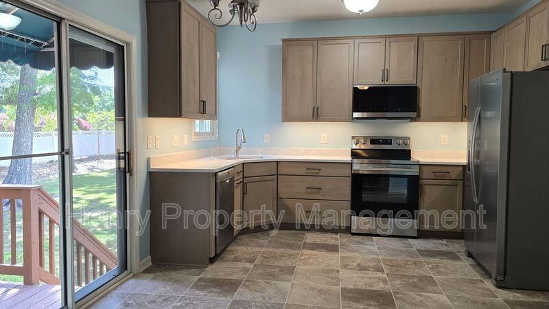 100 Mint Hill Dr - Photo 4 of 22