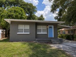 featured image of 2211 W Woodlawn Ave #1