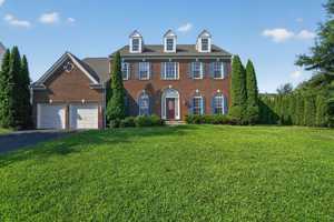 featured image of 44331 Apache Cir