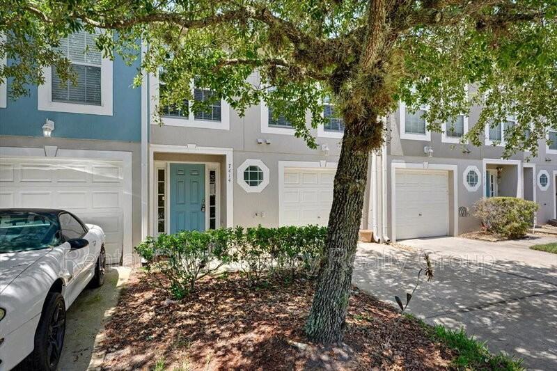 7414 Palm Hills Dr - Photo 2 of 32