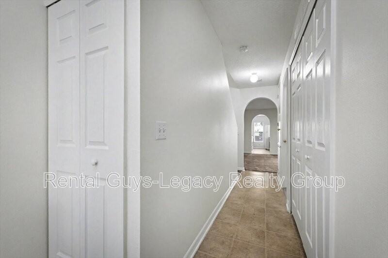 7414 Palm Hills Dr - Photo 6 of 32