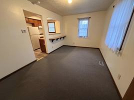 featured image of 815 N Adams St #2